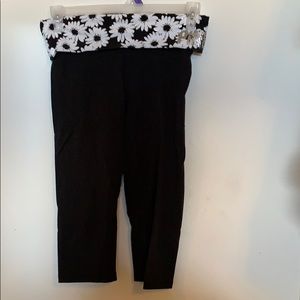 PINK Victoria’s Secret Cropped Leggings